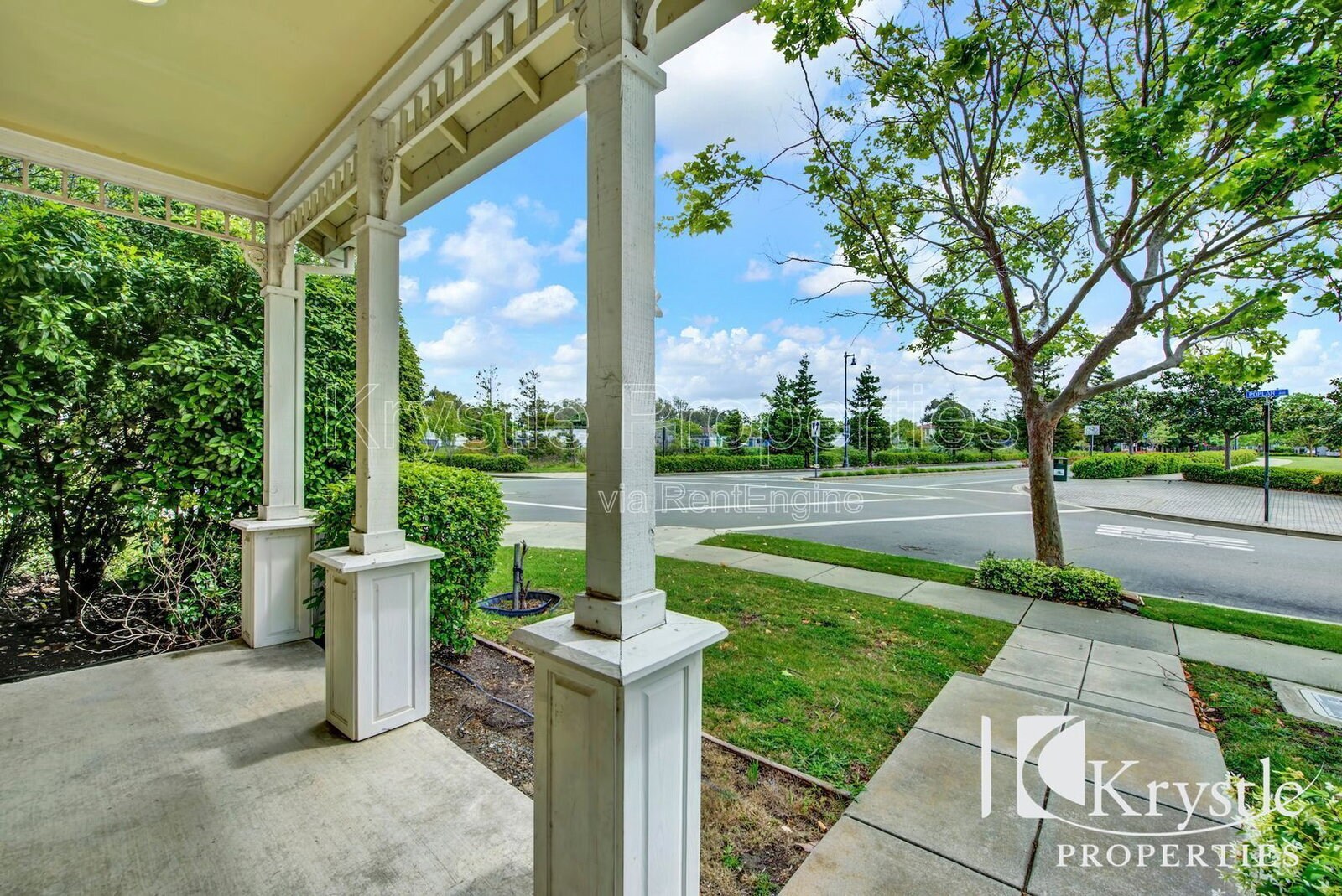 Building Photo - 300 Poplar Ave