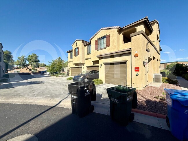 Building Photo - 3900 E Baseline Rd