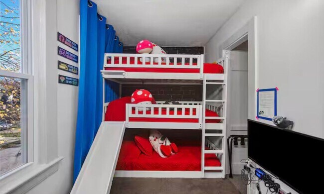 Building Photo - 9519 Preston Ave