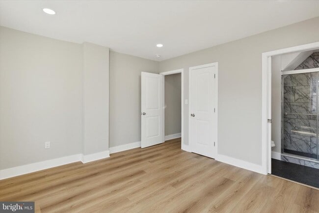 Building Photo - 247 E 6th Ave