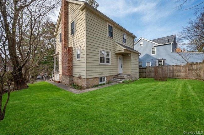 Building Photo - 28 Cross St