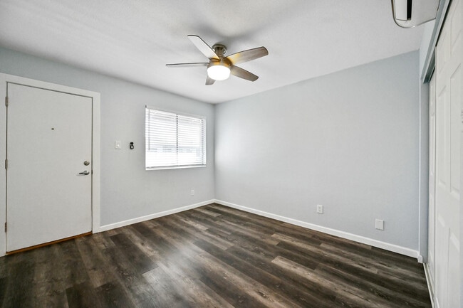 Building Photo - 3025 N 32nd St