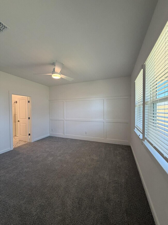 Building Photo - 8338 Bay Oaks Dr