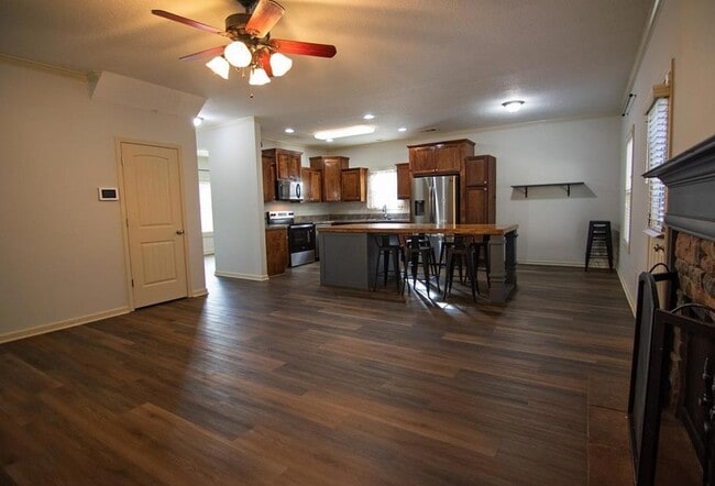 Building Photo - 1907 Westminster Dr