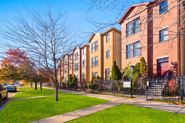 Building Photo - 5848 S Prairie Ave