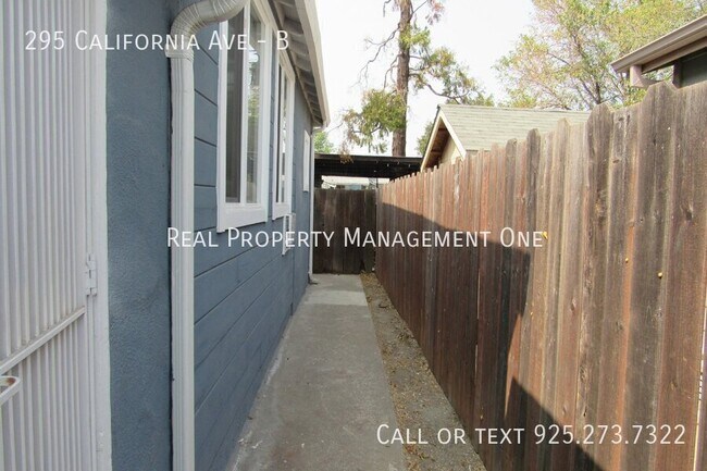 Building Photo - 295 California Ave