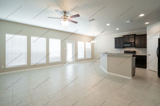 Building Photo - 716 Skylar Heights Dr