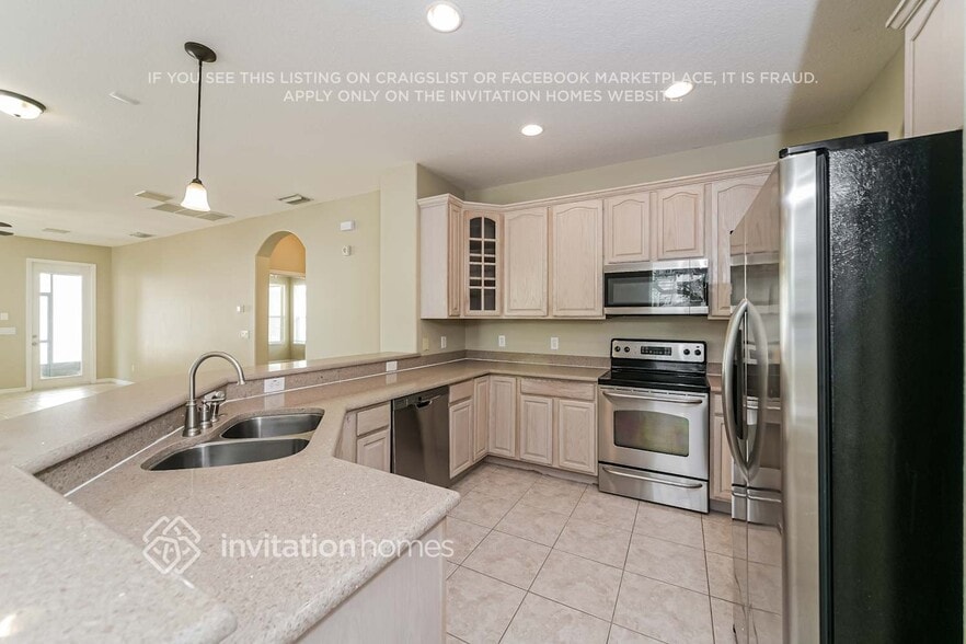 Building Photo - 14669 Black Cherry Trail