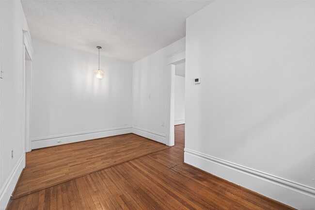 Building Photo - 324 W Alabama St