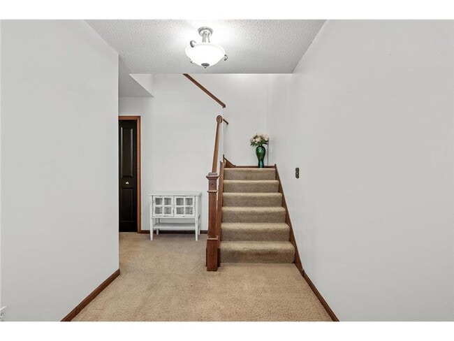 Building Photo - Awesome otesgo property for lease, 3 beds 2 baths, updates through-out!