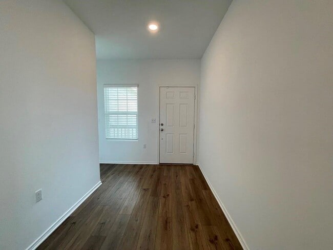 Building Photo - 14413 Dora Amellia Cv