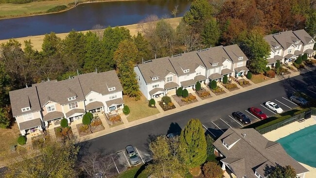 Building Photo - 708 Flintlock Ct