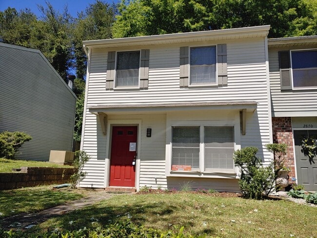 Building Photo - Charming 3 Bdrm/2 Bath Townhome - Available Now!