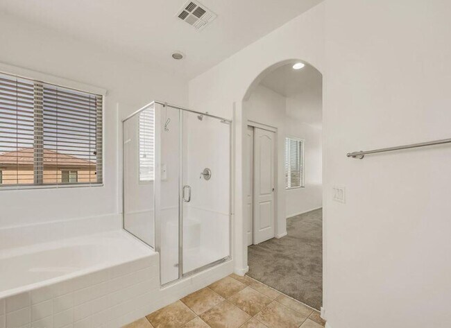 Building Photo - 614 Taliput Palm Pl