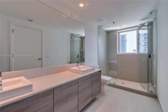 Building Photo - 1080 Brickell Ave