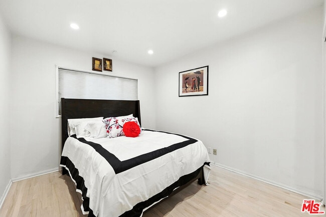 Building Photo - 22101 Buenaventura St