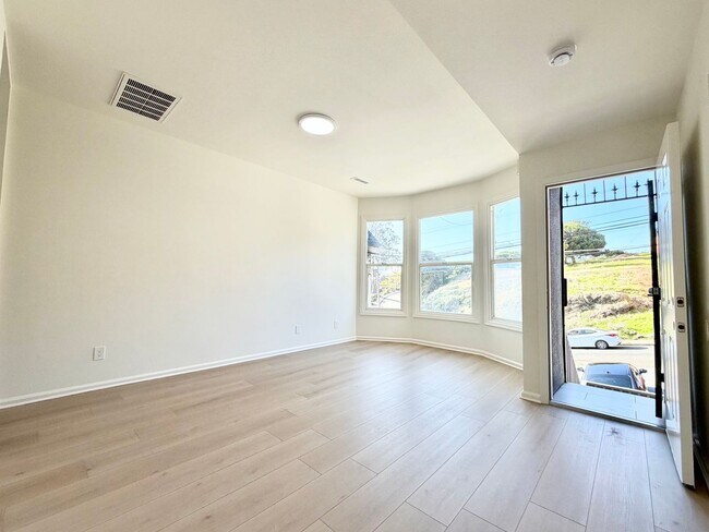 Building Photo - 1151 Wisconsin St