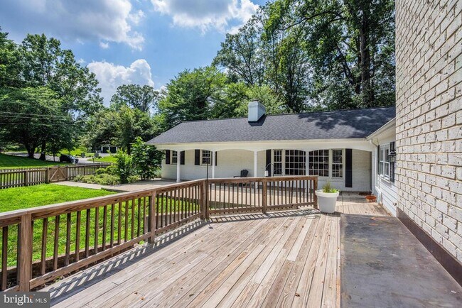 Building Photo - 7732 Canal Ct