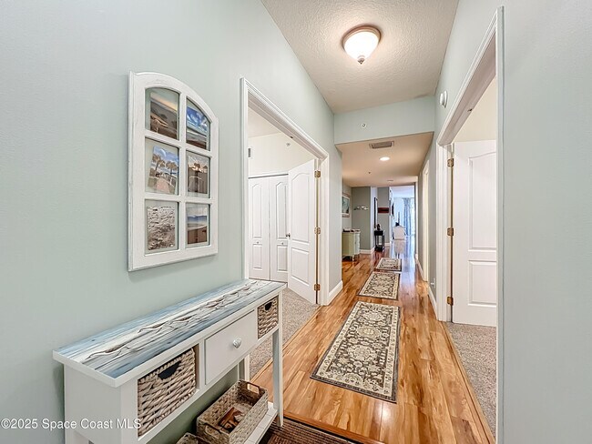 Building Photo - 601 N Miramar Ave