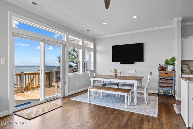 Building Photo - 8632 Sound Dr
