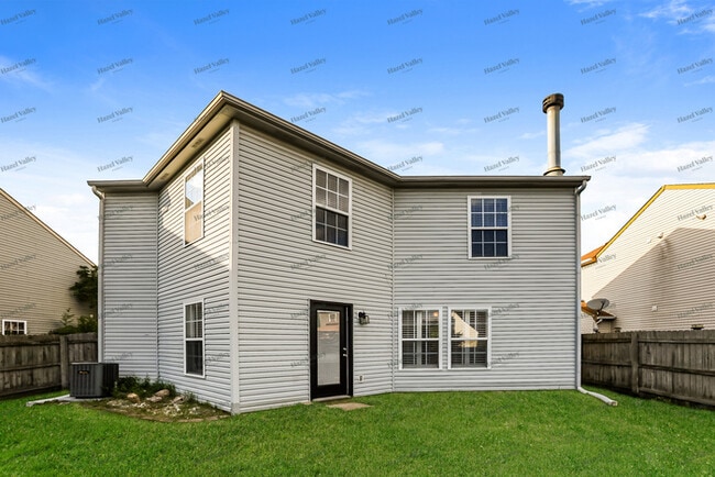 Building Photo - 10785 Cyrus Dr