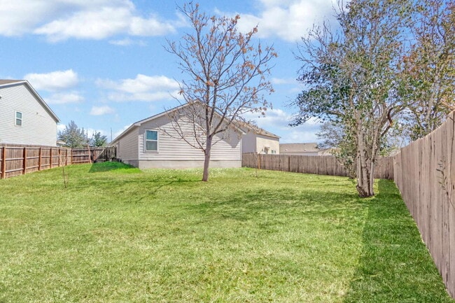 Building Photo - "Charming 3-Bedroom, 2-Bath Home Retreat with Solar Panels! 10% off for active service members!"