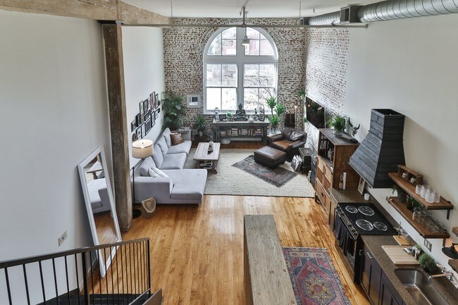 Primary Photo - 4242 Laclede Ave