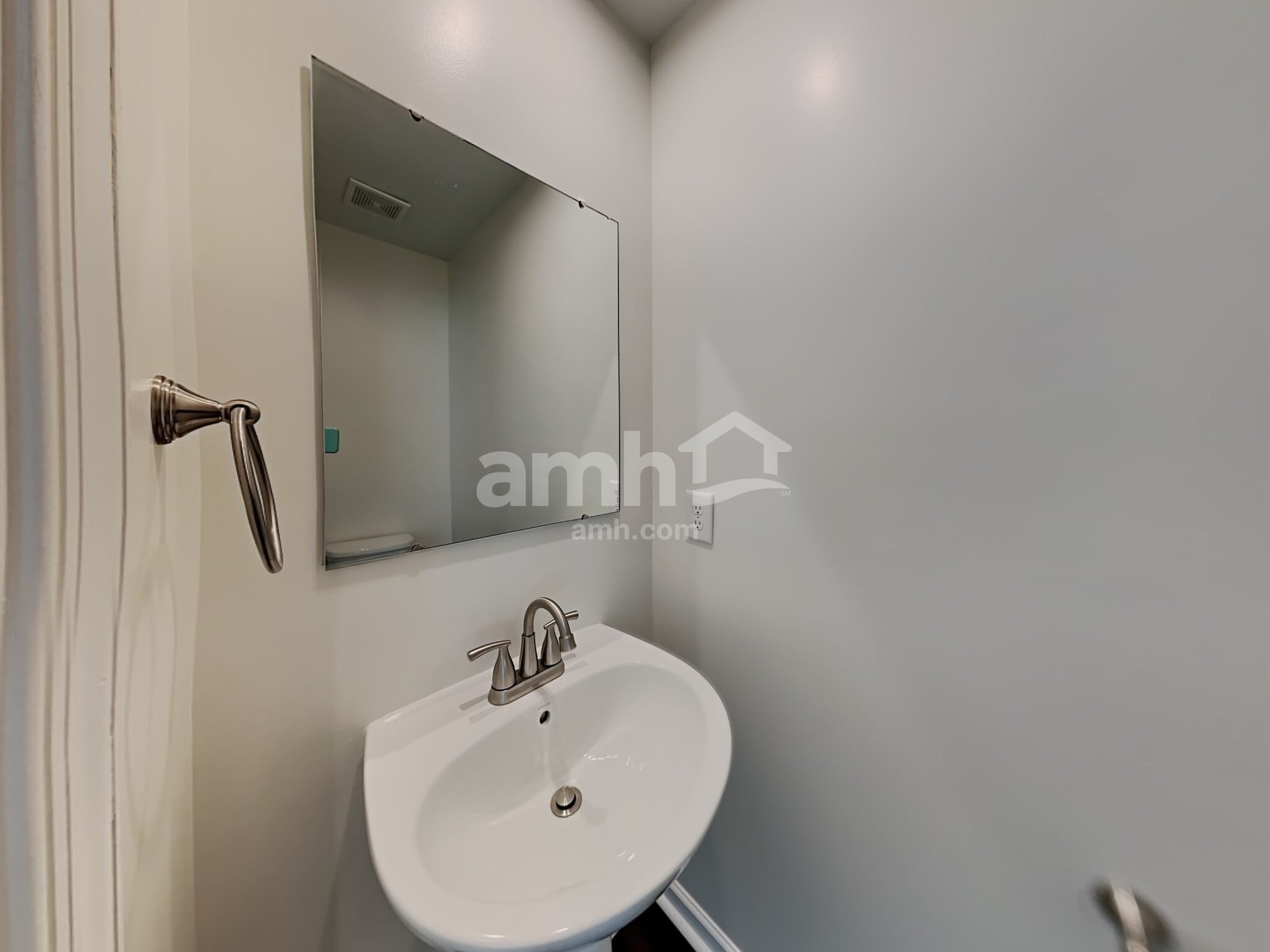 Building Photo - 941 Blue Ash Way