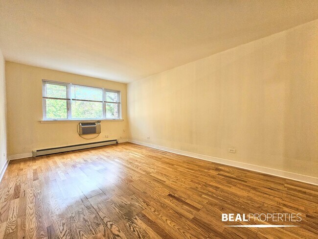 Building Photo - 625 W Wrightwood Ave
