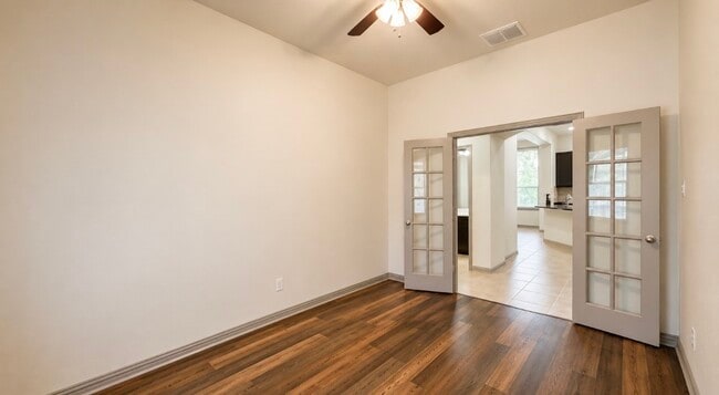 Building Photo - 6181 Bridgewater Ln