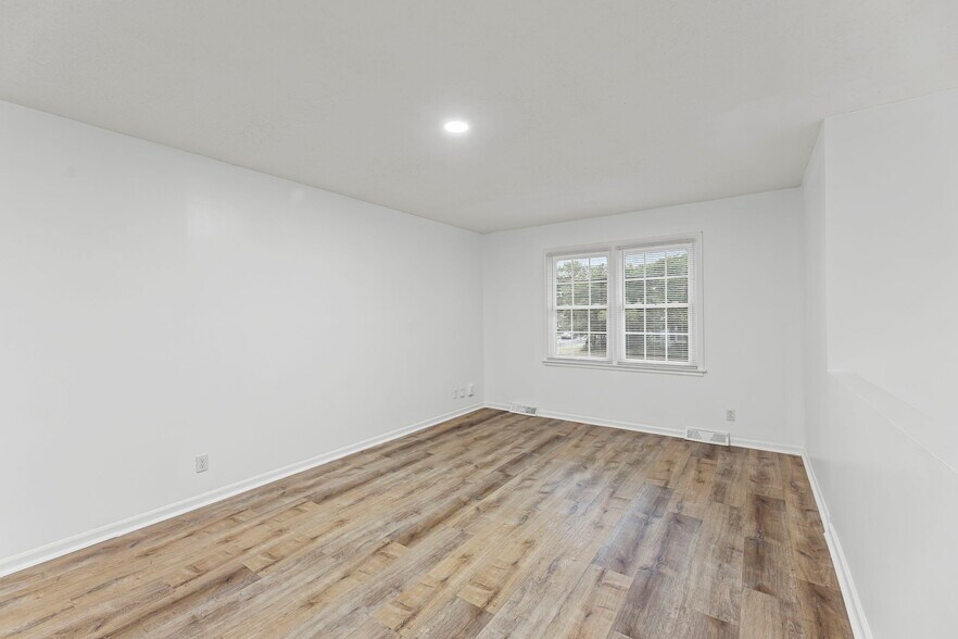 Building Photo - 226 S Ridgeview Rd