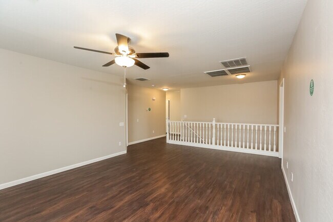 Building Photo - 918 S 118th Ln