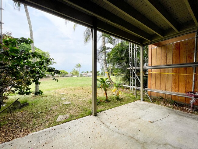 Building Photo - Pet Friendly Kaneohe Townhouse with A/C