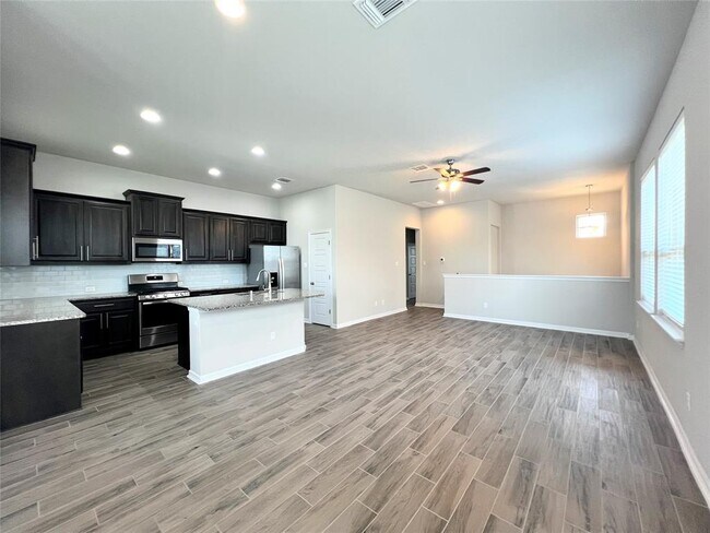 Building Photo - 2101 Dillon Pond Ln