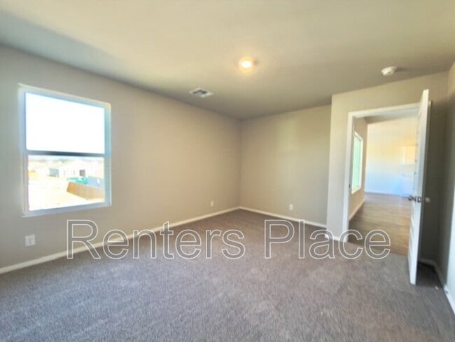 Building Photo - 1004 W Lawton Rd