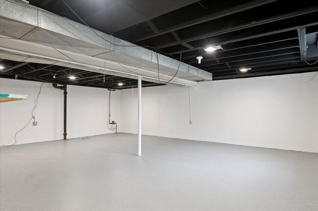 Building Photo - 29484 Spring Hill Dr