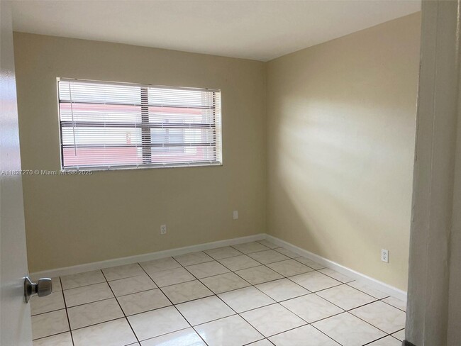 Building Photo - 4051 SW 23rd St
