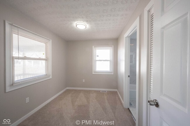 Building Photo - 2945 N Denny St