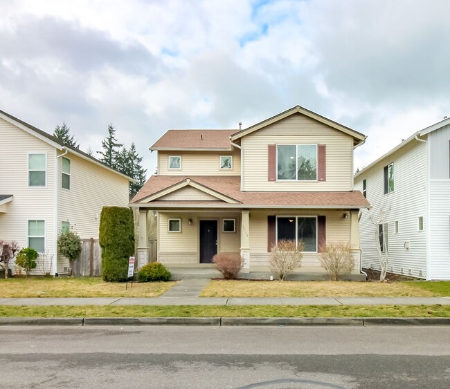 Building Photo - DuPont 3 bedroom plus loft home