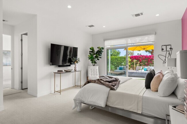 Building Photo - 48674 Vista Viejo Dr