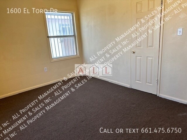 Building Photo - 1600 El Toro Dr