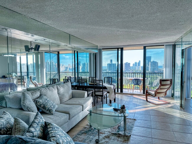 Primary Photo - 20335 W Country Club Dr