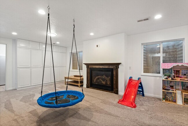 Building Photo - 2521 Apricot Pl