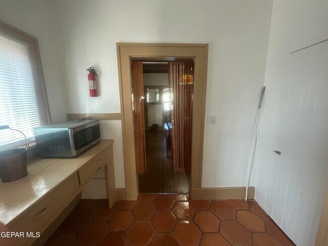 Building Photo - 1546 Upson Dr