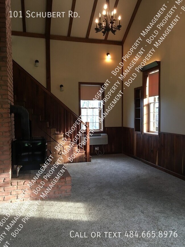 Building Photo - 101 Schubert Rd
