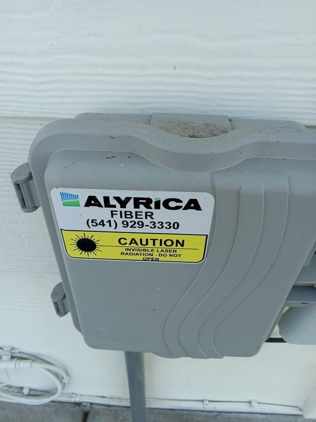 Building Photo - 411 E 3rd St