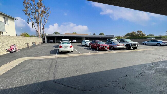 PARKING AREA - Roycroft Properties