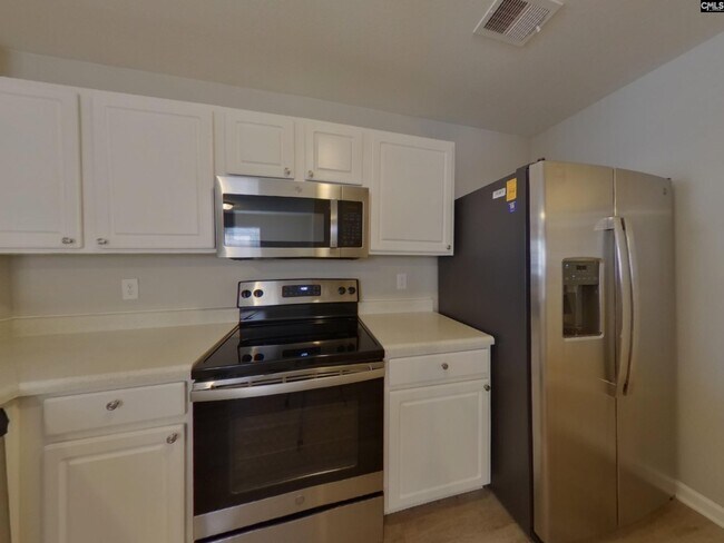 Building Photo - 226 Blazer Dr