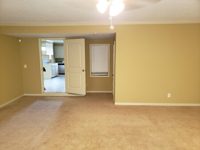 Building Photo - 2622 Hemingway Cir