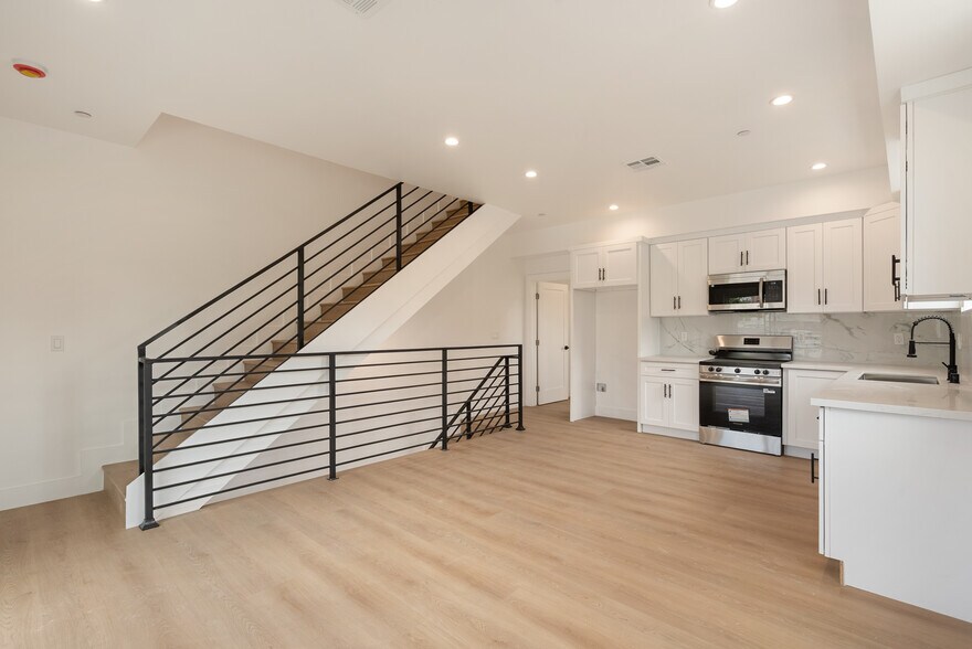 Building Photo - 2843 Folsom St